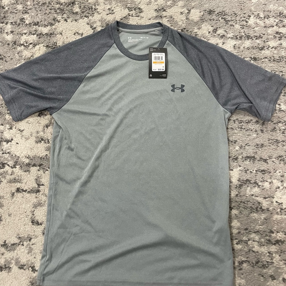 NWT Under Armour Men's Small Two-Tone Gray Tee